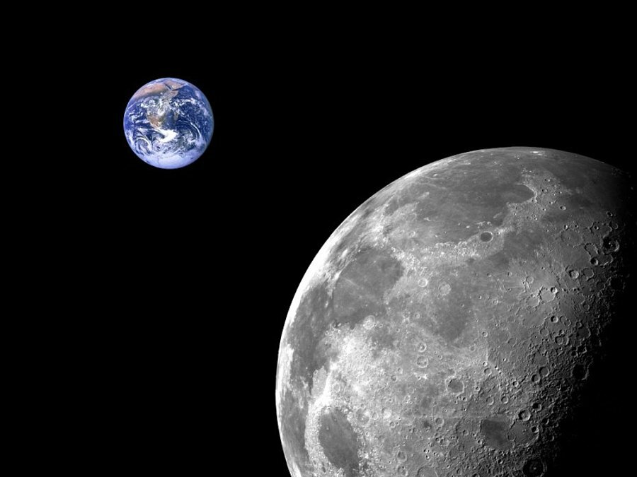 Луна Земля