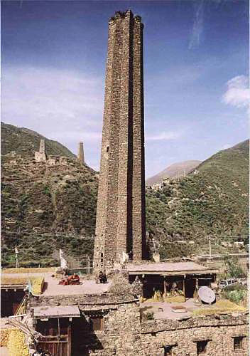 Тибетские башни Rongzhag Danba (Rongzhag Danba Ancient Towers Tibetan)