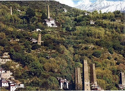 Тибетские башни Rongzhag Danba (Rongzhag Danba Ancient Towers Tibetan)