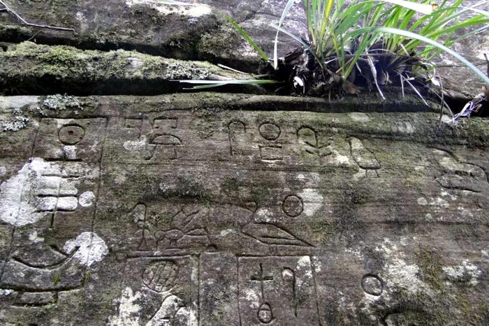 Египетские иероглифы в Австралии