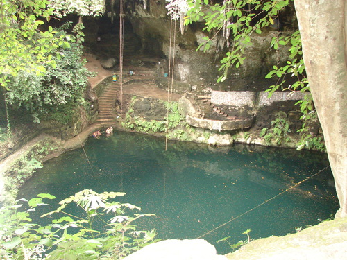 Cenote Zaci Б.jpg